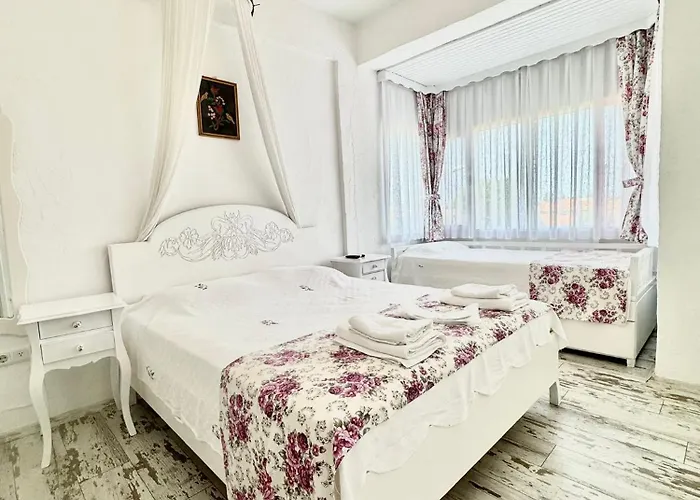 Aisem By Hire Hotel