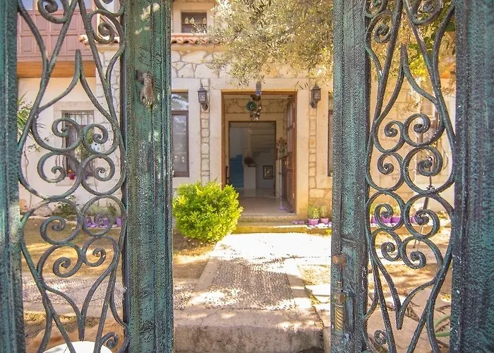 Aisem By Hire Hotel 2*