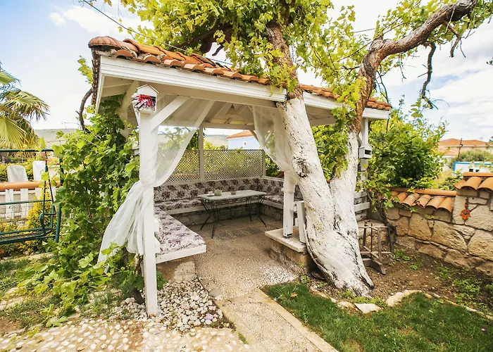 Aisem By Hire Hotel