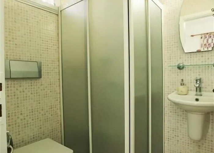 Hotel Aisem By Hire 2*