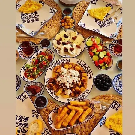 فندق Aisem By Hire 2*