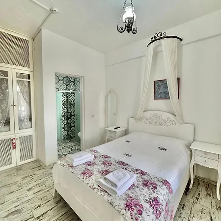 فندق Aisem By Hire 2*